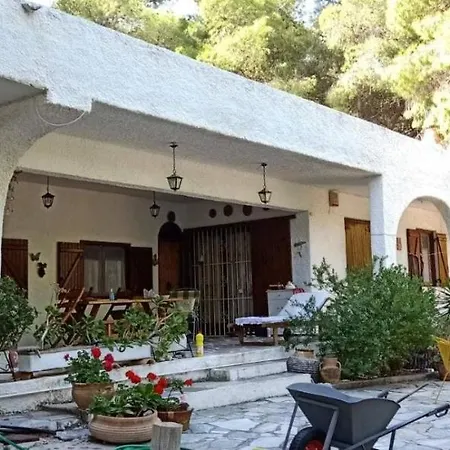 Holiday home Tsouderos